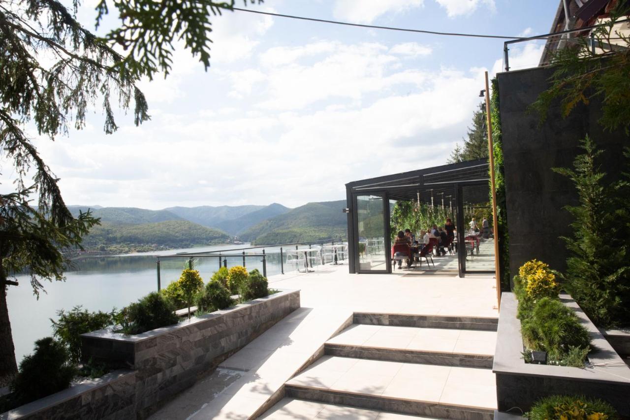 Cincis By The Lake Exterior foto