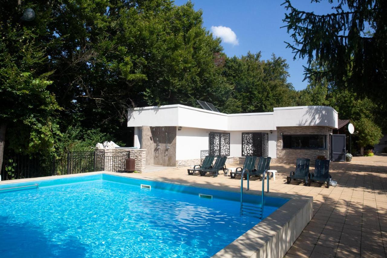 Cincis By The Lake Exterior foto