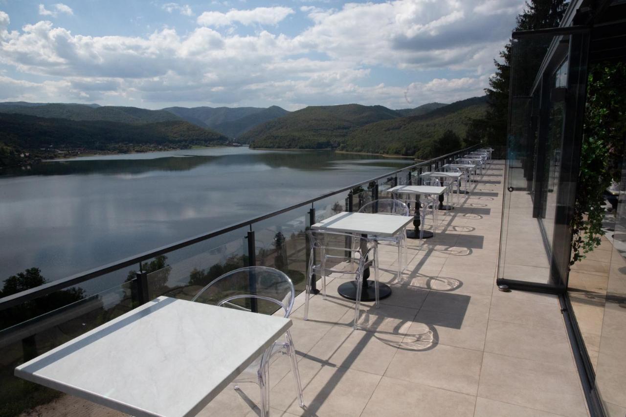 Cincis By The Lake Exterior foto