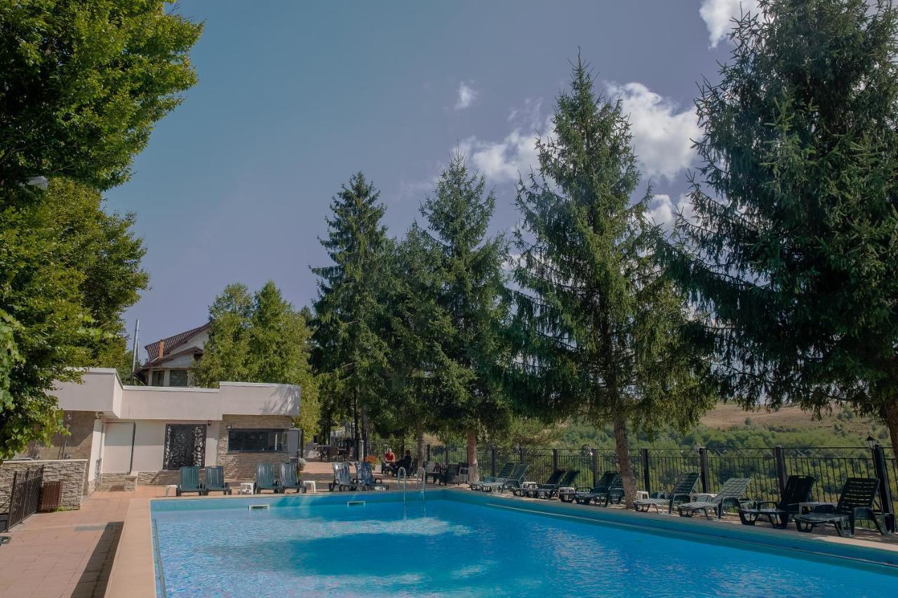 Cincis By The Lake Exterior foto